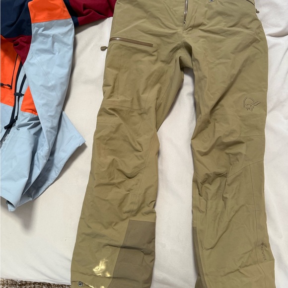 Norrøna women’s ski technical jacket & tech ski pants. - Picture 11 of 15